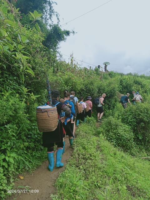 1 DAY Trek the Most Beautiful Villages of Sapa & Local Guide - Ta Van: where the hike ends and pickup begins