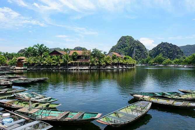 15-Day Private Tour - Vietnam Discovery & Phu Quoc Beach Escape - Perfume River and Thuy Bieu biking: a quieter Hue day