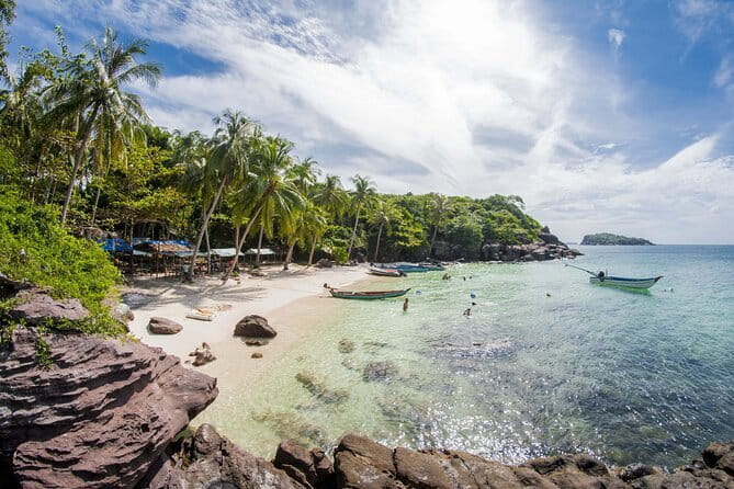 17-Day Vietnam Tour | Explore the Best Highlights of Vietnam - Lan Ha and Ha Long Bay: sunrise, Tai Chi, and island cruising