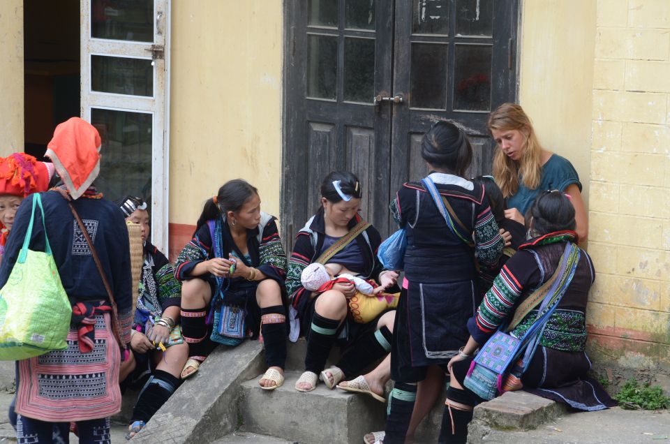 2 Day-2 Night Sapa Trekking: Overnight Train &Limousine Bus - Limousine bus back to Hanoi: the plan that saves your evening