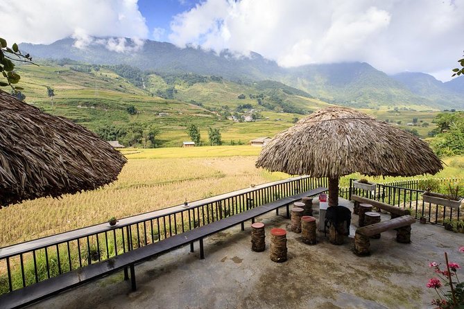 2-Day Amazing Sapa Trek With Sleeper Train From Hanoi - Overnight At Homestay - Day 1: Hanoi station to Lao Cai overnight train setup