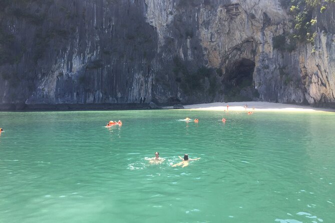 2-Day cruise in Lan Ha bay and Ha Long with plankton excursion - Lan Ha and Ha Long, but with less of the mass-tour vibe