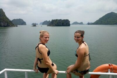 2-Day cruise in Lan Ha bay and Ha Long with plankton excursion - Day 1, Lan Ha Bay: floating fishing village first, then swimming and sunset