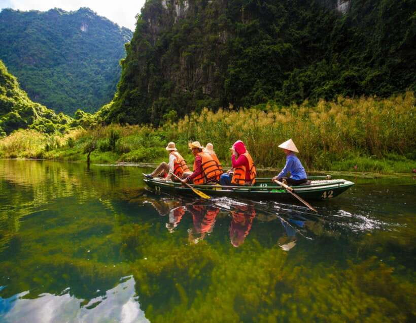 2-Day Ninh Binh Tour with Accommodation & Meals, Small Group - Hoa Lu Ancient Capital: Temples With a Clear Takeaway