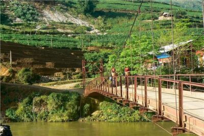 2-Day Trekking Adventure of Sapa from Hanoi with Night Bus - Day 1 around Y Linh Ho: terraces, stream paths, and Lao Chai