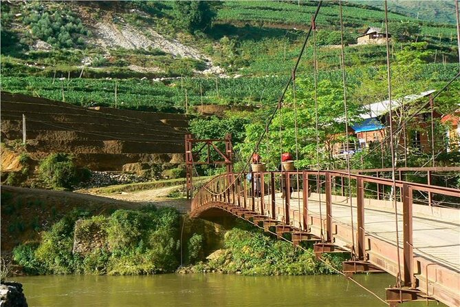 2-Day Trekking Adventure of Sapa from Hanoi with Night Bus - Day 1 around Y Linh Ho: terraces, stream paths, and Lao Chai