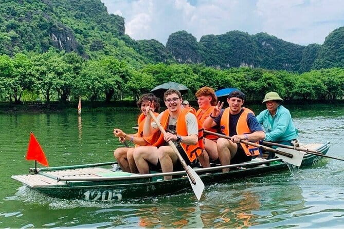 2-Day Visit All Ninh Binh Attractions from Hanoi by local experts - Tam Coc–Bich Dong: the boat ride that turns limestone into a slow story