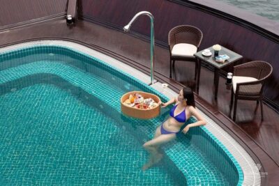 2 Days and 1 Night Halong Bay Luxury Genesis Regal Cruises - Kayaking vs sampan in the cave: what you’re really deciding