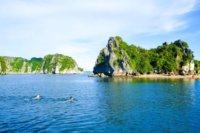 2 Days and 1 Night Tour on Cozy Boutique Cruise in Lan Ha Bay - Guide Duong and the “Avoiding Peak Crowds” Factor