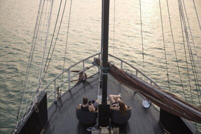 2 Days Cruise Tour in Halong Bay from Hanoi - Day 1: Lunch in Halong Bay, then Hang Luon Cave by kayak