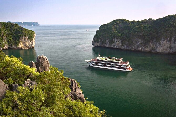 2 Days Era Cruise in Halong Bay and Lan Ha Bay from Hanoi - Day 1 at sea: Cat Ba, Halong Bay welcome, and how lunch is built in