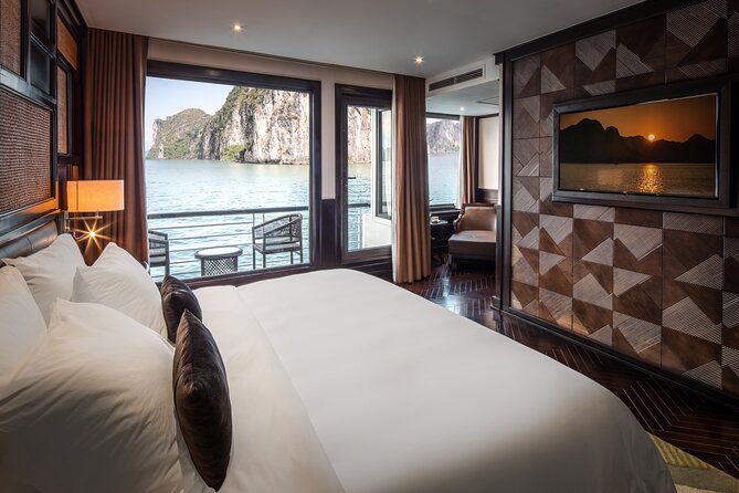 2 Days Halong Bay from Hanoi Cruise - Sundown Anchoring: Canapes, Happy Hour, and the Calm Everyone Talks About