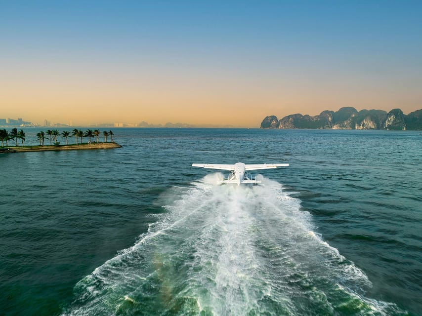 25 minutes sightseeing flight in Halong Bay by Seaplane - A 25-minute seaplane over Ha Long Bay is the fastest way to understand it