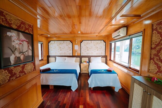 2D1N in less tourist area cruise with 5-10 pax, kayaking, biking - A two-day Venezia cruise that mixes water fun with real village time