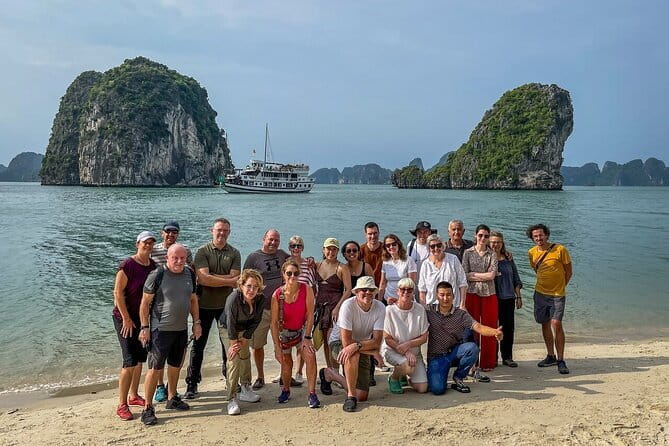 2D1N in less tourist area cruise with 5-10 pax, kayaking, biking - Day 2 starts quietly: coffee, sunrise views, then Viet Hai Village