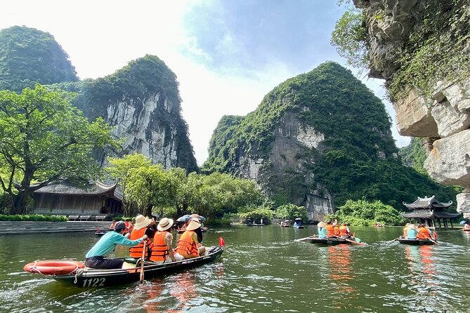 2Day-1Night: Hanoi-Ninh Binh-Ha Long Bay-Overnight in Tam Coc - Mua Cave: 500 steps to a panoramic reward