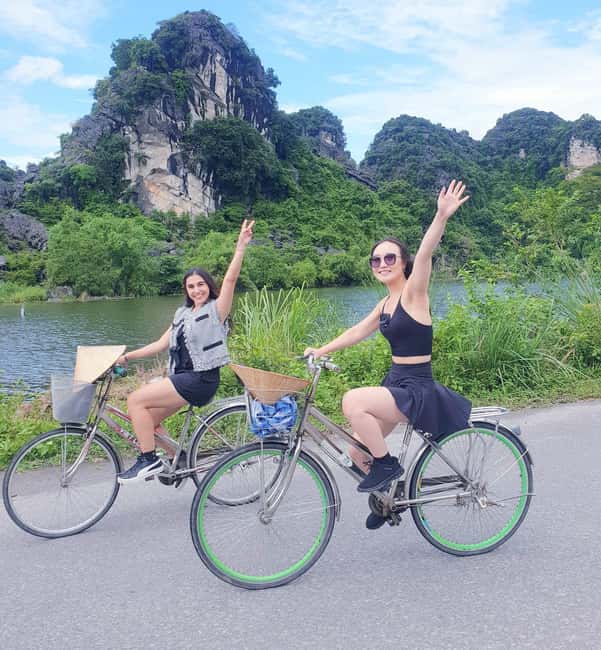 3-Day: Ha Long–Lan Ha Bay & Ninh Binh 5 Stars Cruise - Day 2: sunrise wake-up plus two very different ways to explore Cat Ba