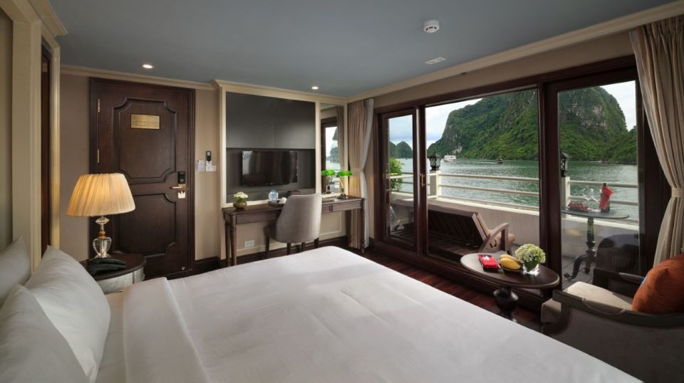 3 Day Hanoi - Ninh Binh - Halong Bay 5 Star Cruise & Balcony - Guides and organization: why this tour feels “handled” end to end