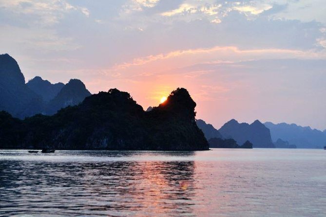 3-Day Luxury Bai Tu Long Bay Cruise on the Dragon Pearl Junk Boat - From Hanoi to Bai Tu Long Bay: the 8:00 pickup and long ride that sets the tone