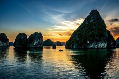 3-Day Luxury Bai Tu Long Bay Cruise on the Dragon Pearl Junk Boat - Floating villages on the itinerary: Cap La and Cong Dam with fishing-economy context