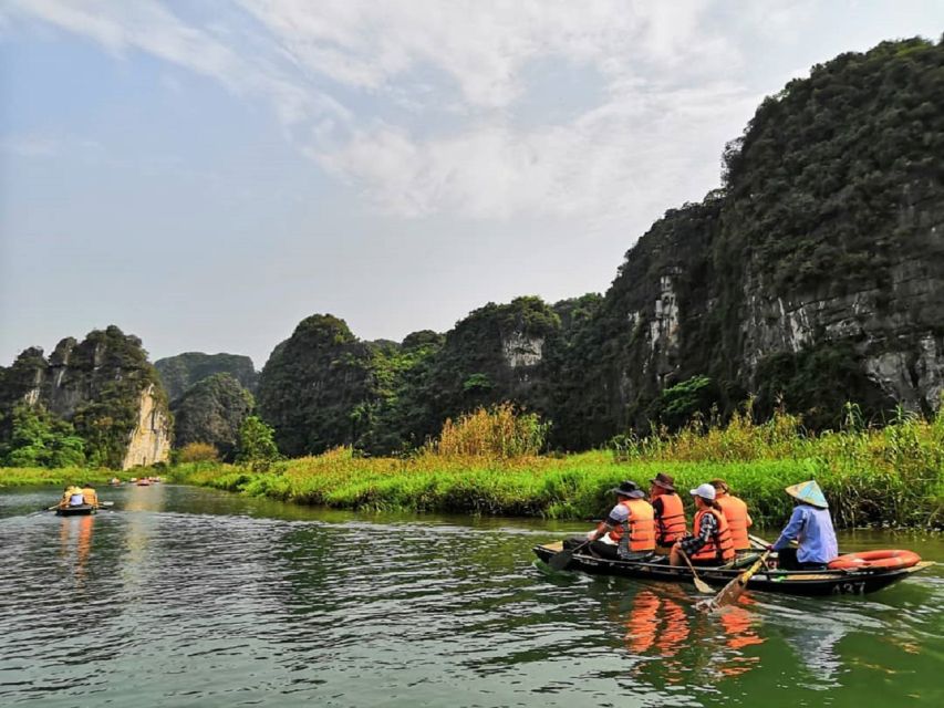 3-Day Ninh Binh Bungalow & Ha Long Bay 5 Star Cruise - Day 3: sunrise Tai Chi, Sung Sot Cave, and back to Hanoi