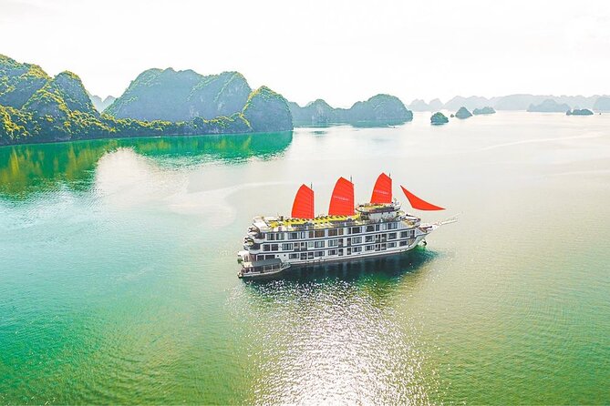 3 Days 2 Nights Oasis Bay Classic Cruise Halong Bay - Your cabin and comfort: A/C, ensuite hot water, and real downtime
