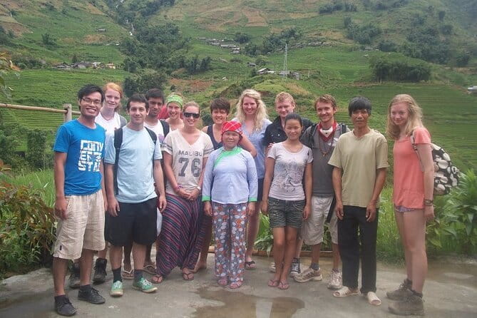 3-Days Sapa Trekking With Local Guide Overnight in Tavan Village - Day 2 in the hills: cooking class, bamboo forest, and Giang Ta Chai views