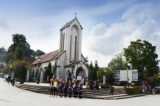 3-Night Sapa Trek and Homestay with Round Trip Transfer from Hanoi - Ta Van Homestay: Zay Hill Tribe Hospitality for 1 Night