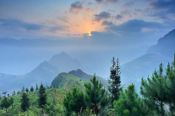 4 Day Ha Giang Loop - From Ha Noi and Return - Day 2: Đồng Văn, Lũng Cú, and Ma Pi Leng Pass with the Sky Path trek