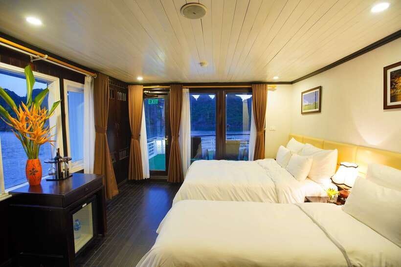 4-star Halong Paloma Cruise 2D1N Trip - Day 2: Vung Vieng bamboo-sampan ride and a pearl farm lesson