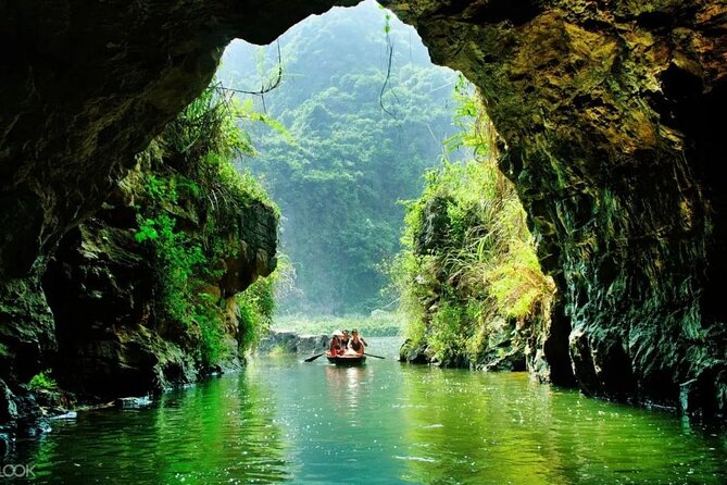 5-Day North Vietnam: Sa Pa - Ninh Binh - Halong Cruise from Hanoi - Day 1: Hanoi to Sapa town and a first taste of village life