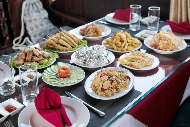 5-Star Luxury Cruise: Discover Ha Long & Lan Ha Bay from Hanoi - Lunch plus spring roll cooking: where the day turns human
