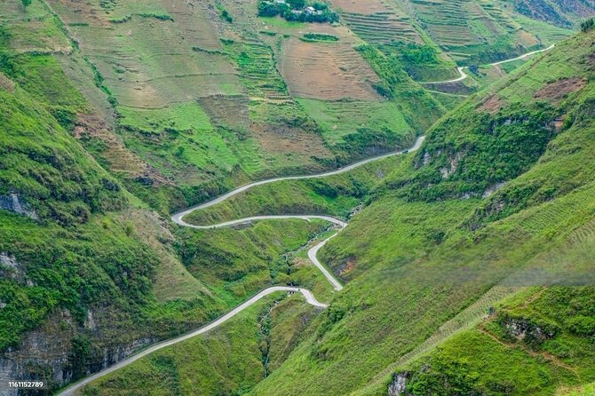 6 - 8 Day Vietnam Itinerary | Magnificent | Best 2026 Northern - Dong Van market timing and Ma Pi Leng Pass: the Ha Giang payoff
