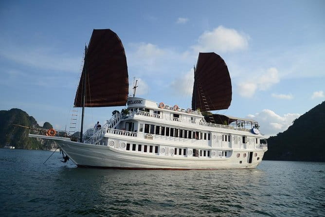 7 Days 6 Nights Special Package Hanoi - Halong - Sapa with Hotel 4 Star - Hanoi First: Old Quarter Time and Your 4-Star Home Base