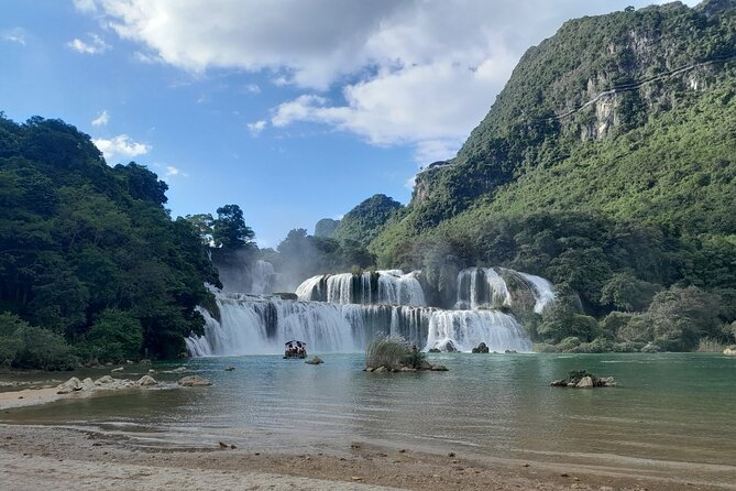 7 Days Dong Van Ha Giang Private Loop Tour with Wellness Programs - 7 days of passes, caves, craft villages, and calm tea breaks
