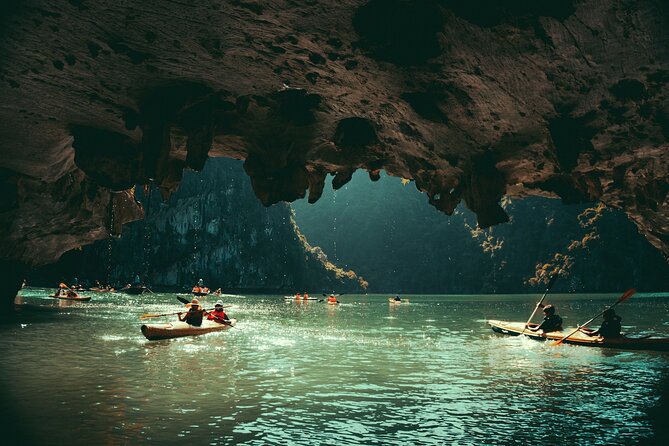 9 Days Beauty of Vietnam - Super save - Halong Bay (Day 3): the scenic Red River Delta transfer plus an organized day