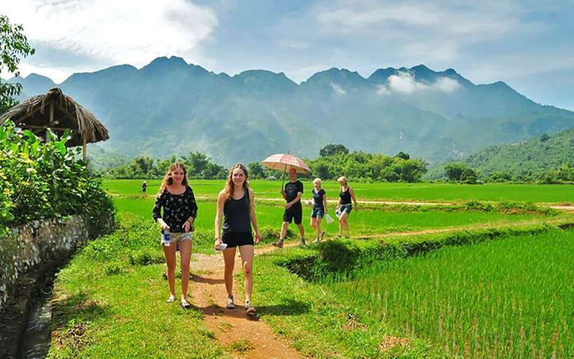 Amazing Mai Chau Day Tour- Small Group with Biking and Lunch - Mo Luong Cave and Hang Bo doi: Underground Scenery and What to Watch For