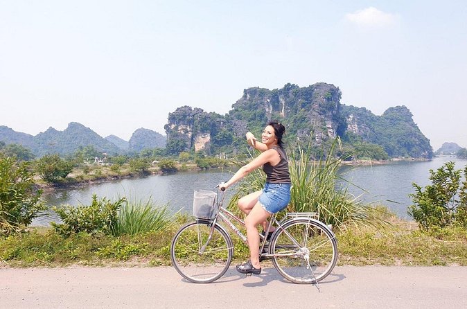 Amazing Ninh Binh Day Trip-Hoa Lu-biking-Trang An-Mua cave. - Guide Tommy (and the Photo-Pro Moment)