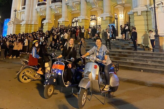 Amazing Vespa Night Tour For Food Lover - Where you meet and how the evening runs