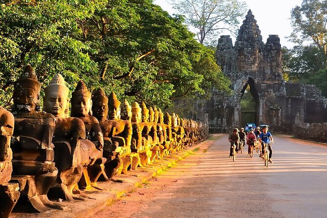 Authentic of Vietnam & Cambodia Tour - full package - Hoa Lu temples and Tam Coc-style scenery outside the capital (Day 2)