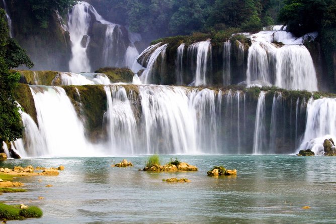 Ba Be Lake & Ban Gioc Waterfall Adventure Tour 3 Days - Ban Gioc and Detian Falls: a border waterfall that feels enormous