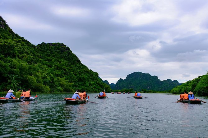 Bai Dinh- Mua Cave and Trang An boat trip - A 10-hour Ninh Binh loop: temples, caves, and a boat ride that slows you down