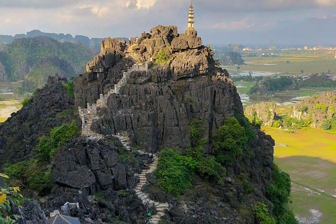 Bai Dinh- Mua Cave and Trang An boat trip - Stop 3: Trang An grottoes and the long sampan boat time
