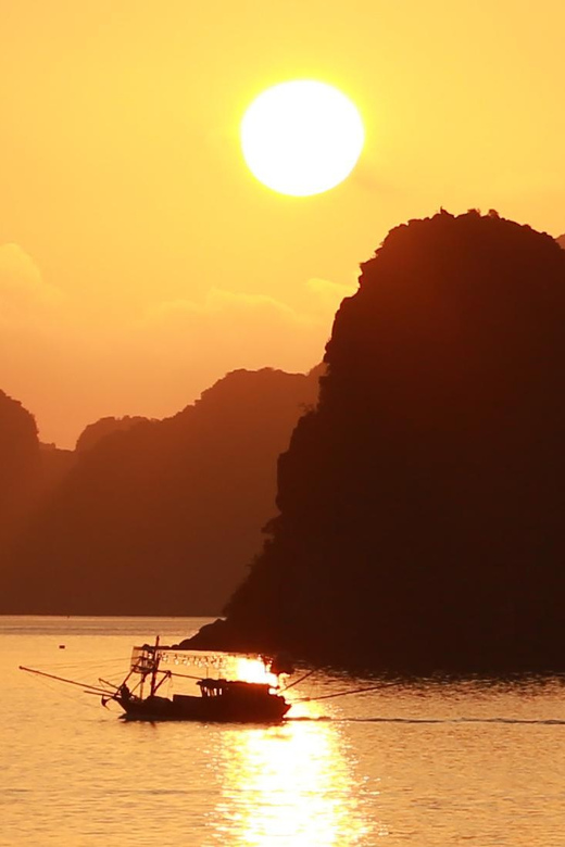 Bai Tu Long Bay 2 Days 1 Night With Renea Cruise - Cabins and comfort: what to expect from the boat experience