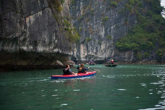Bai Tu Long bay Deluxe cruise 2D1N: fishing villages, meals, cave, kayaking - Sunset party, then cooking class: a day that ends in your hands