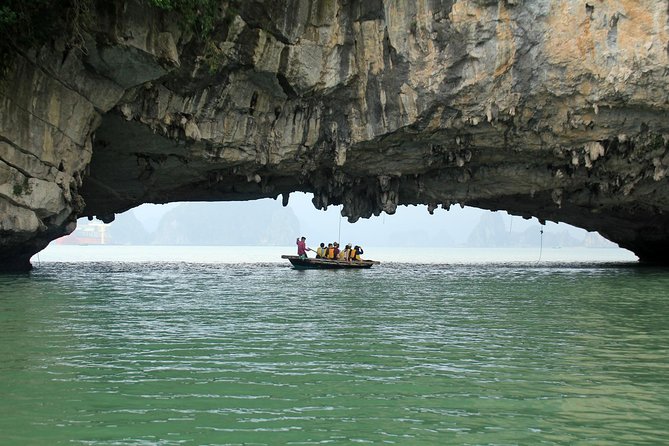 Bai Tu Long boutique & budget cruise 2D: Kayaking, swimming at pristine palaces - Small-group feel: why max 22 matters on the bay
