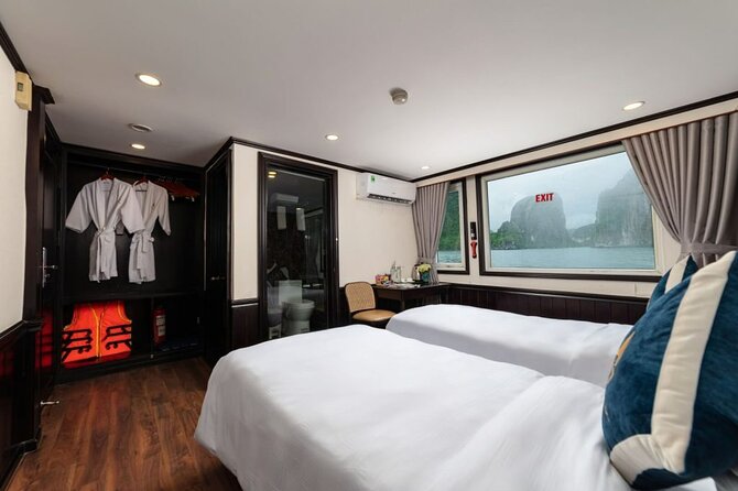 BEST Halong Bay Cruise 2 days 1 night - 5 stars - On-board cookery demo and Tai-Chi: small moments that add character