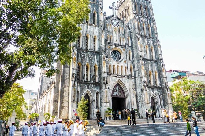 Best Hanoi Food Tour 7 Different Food Tasting Visit Train Street - Drink and dessert strategy: egg coffee, beer, and how to not overthink it