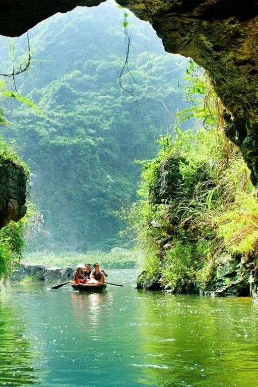 Best Ninh Binh Tour 1-Day, Small Group - Multiple Options - Tam Coc boat time on the Ngo Dong river (and what to expect)