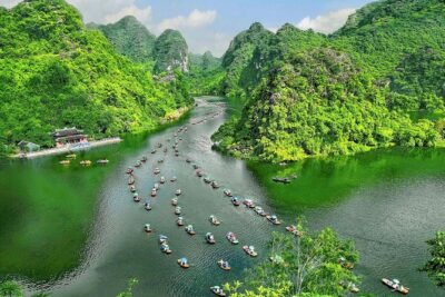 Best Service - Hoa Lu -Trang An - Mua Cave Limousine - All Inclusive - The cycle break and Vietnamese tea: a breather that still feels active
